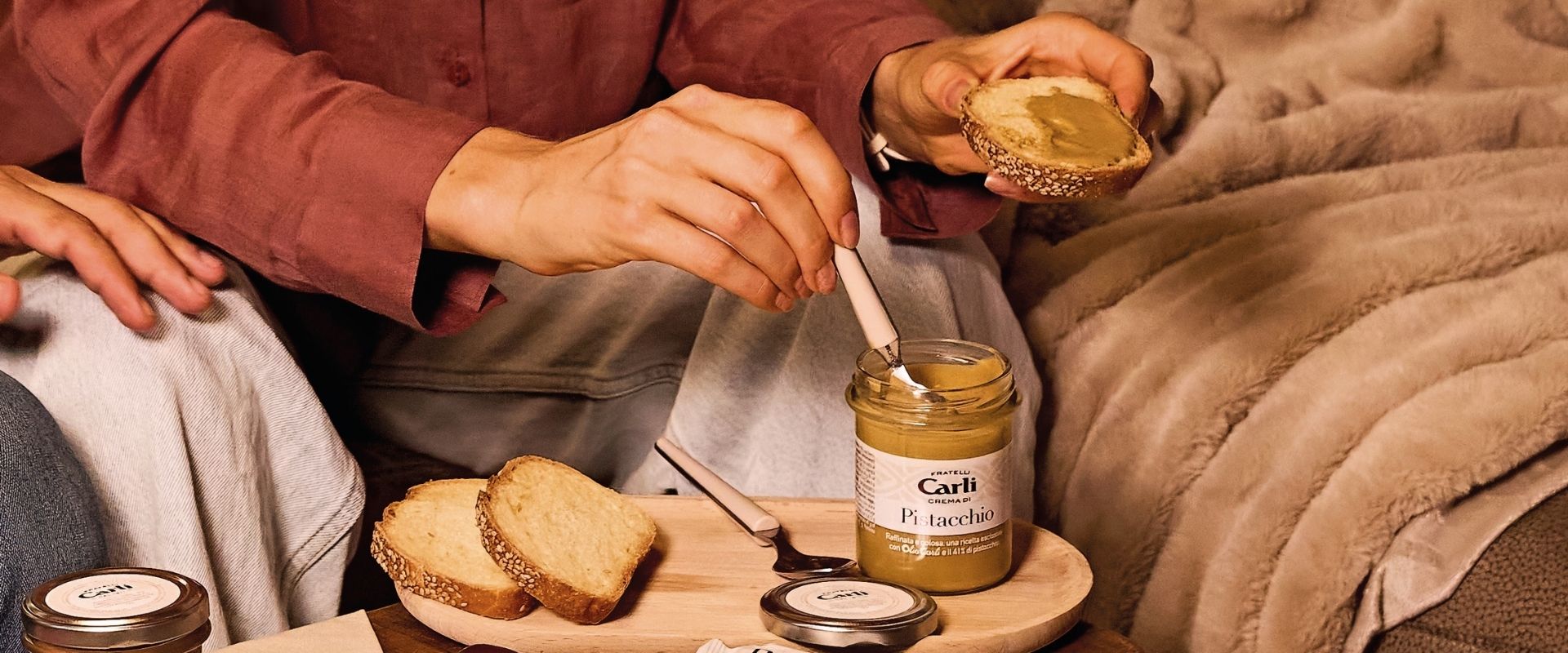 Fratelli Carli Pistaziencreme auf Brot als süßes Comfort Food