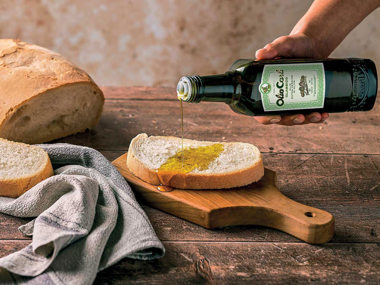 Scheibe Brot mit Olivenöl