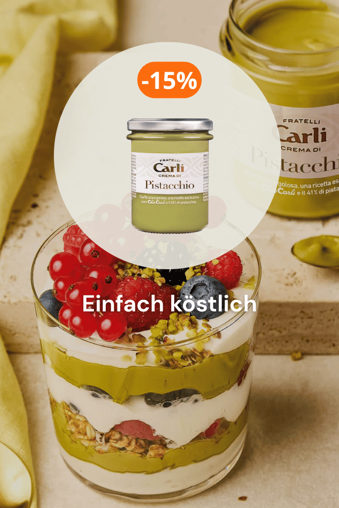 Pistaziencreme mit Eiss und Fruchtbeeren