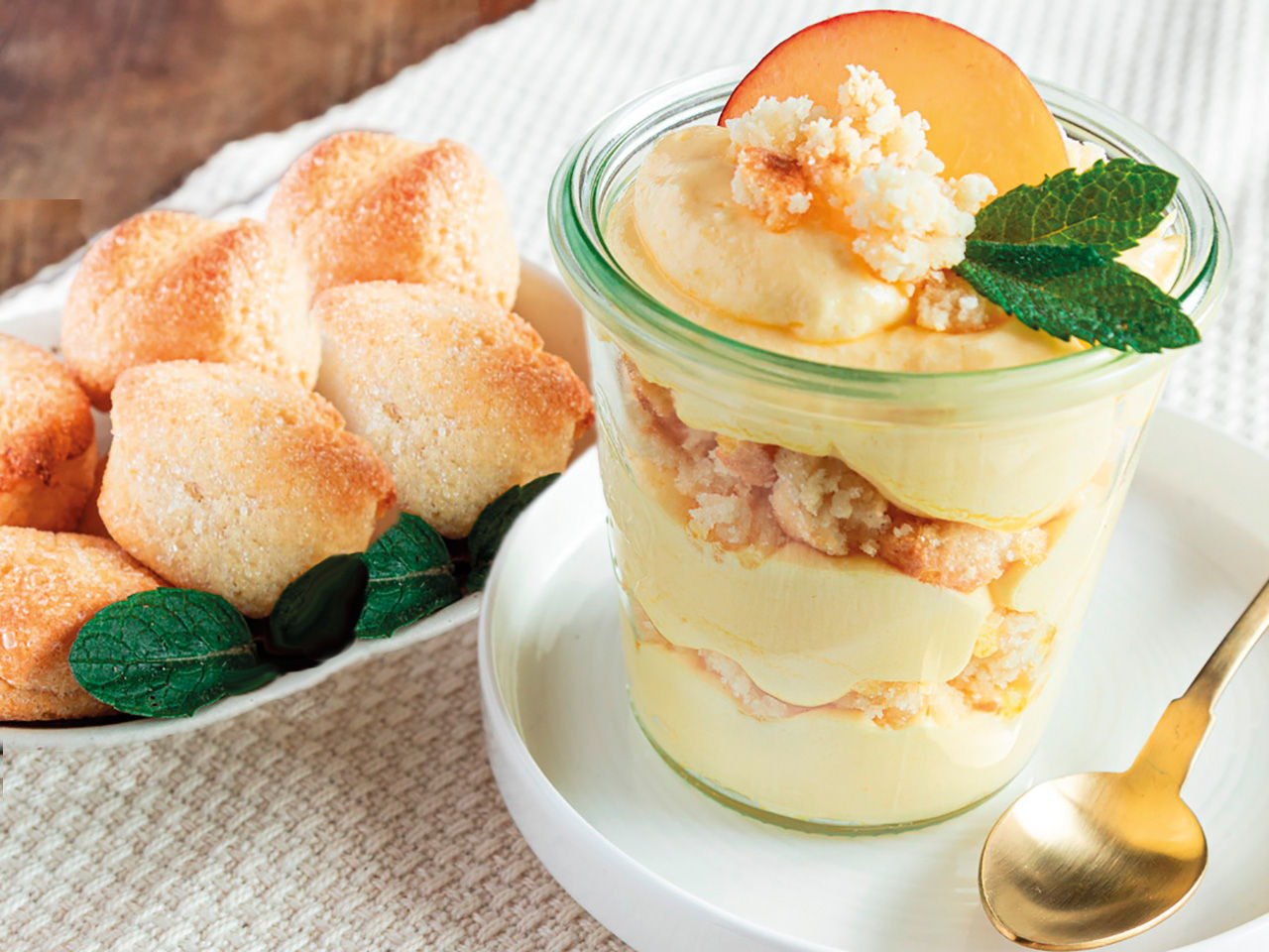 Tiramisu aus Amaretti und Pfirsich