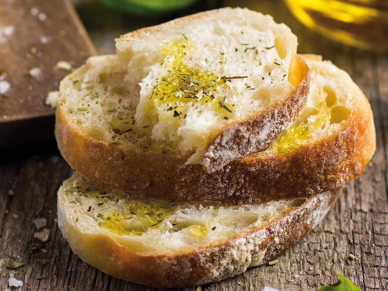 Brot mit Olivenöl
