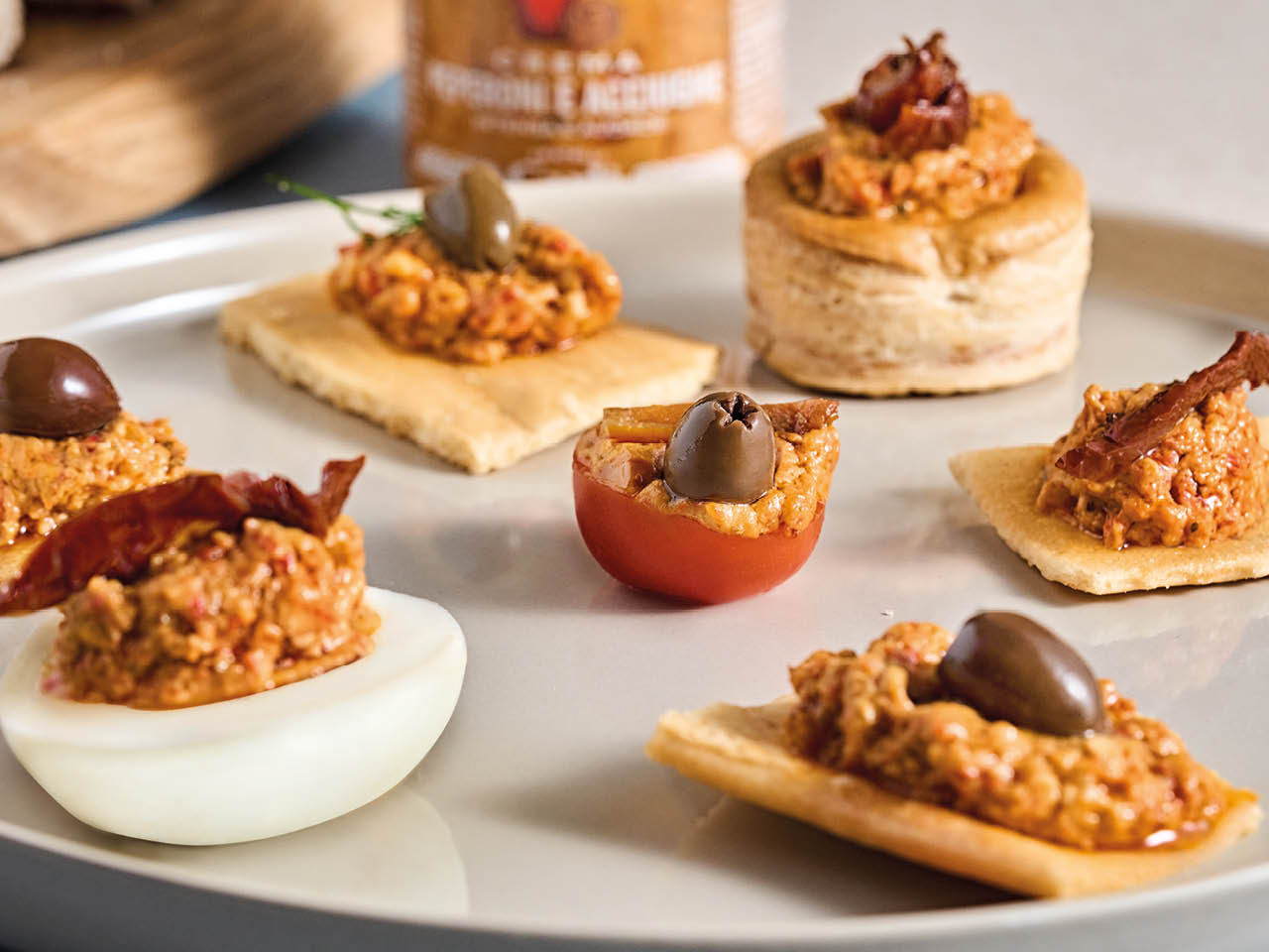 Tablett mit Canapés