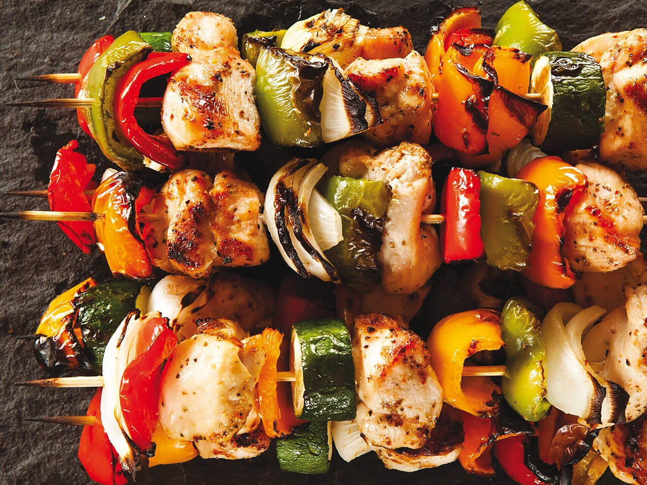 Spieße mit Paprika und Fleisch 