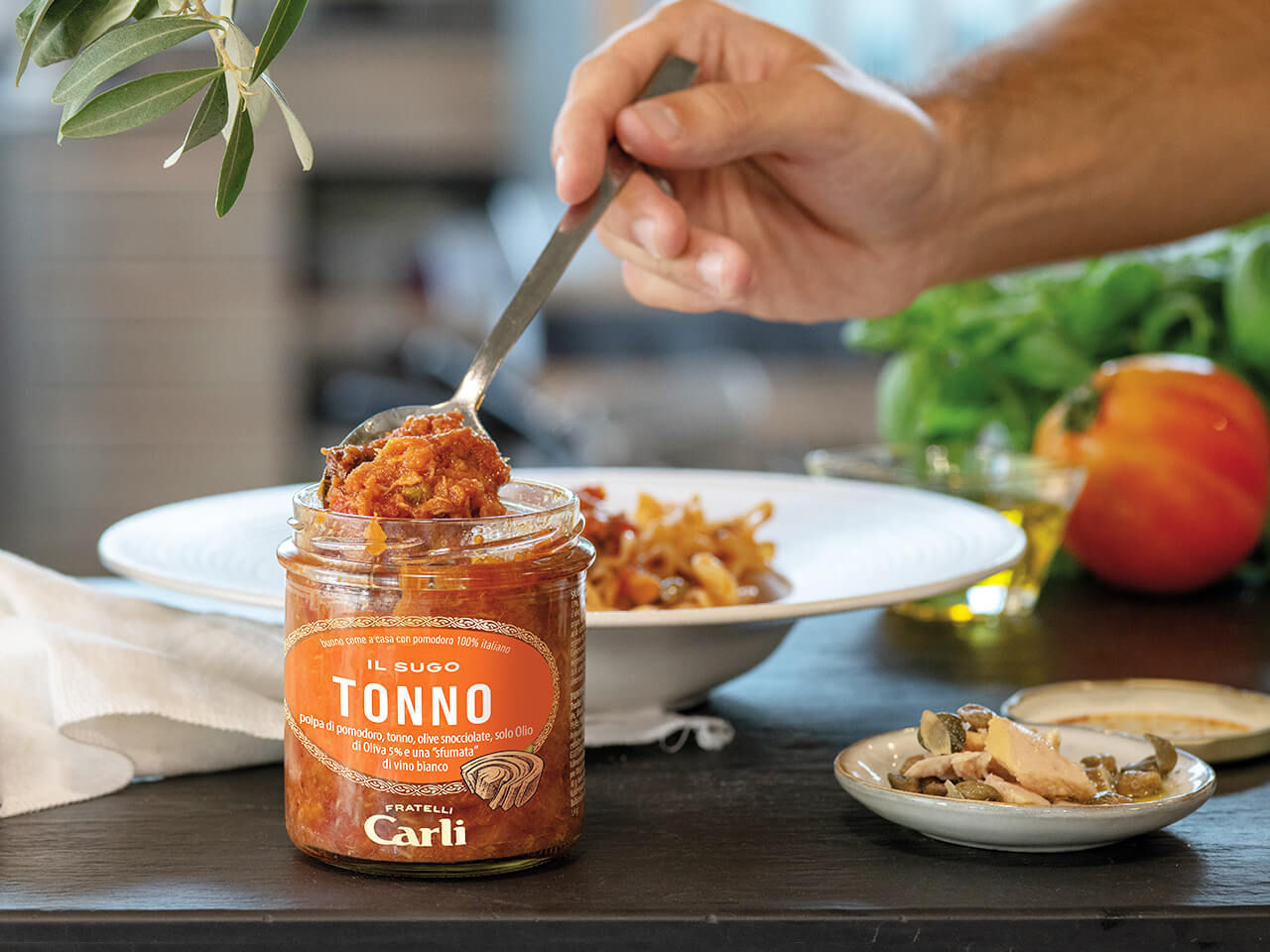 Tomatensauce mit Thunfisch