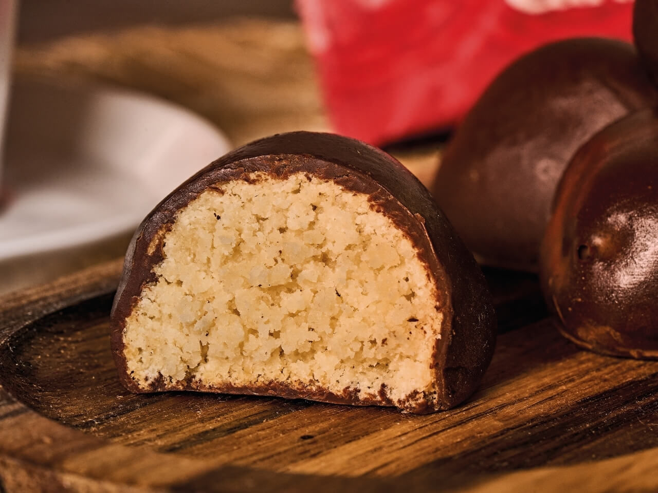 Amaretti mit Zartbitterschokolade